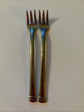 Towle Classique Bands 18/8 glossy stainless flatware set of 2 seafood forks VGUC
